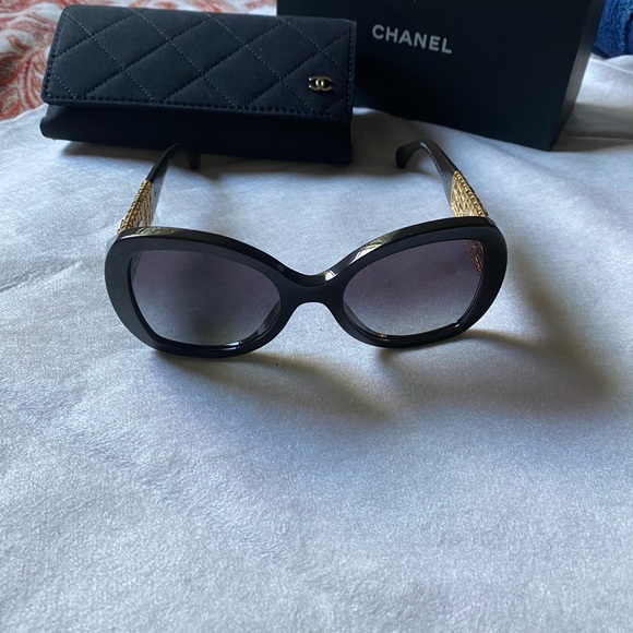 Chanel butterfly - Picture 2 of 12